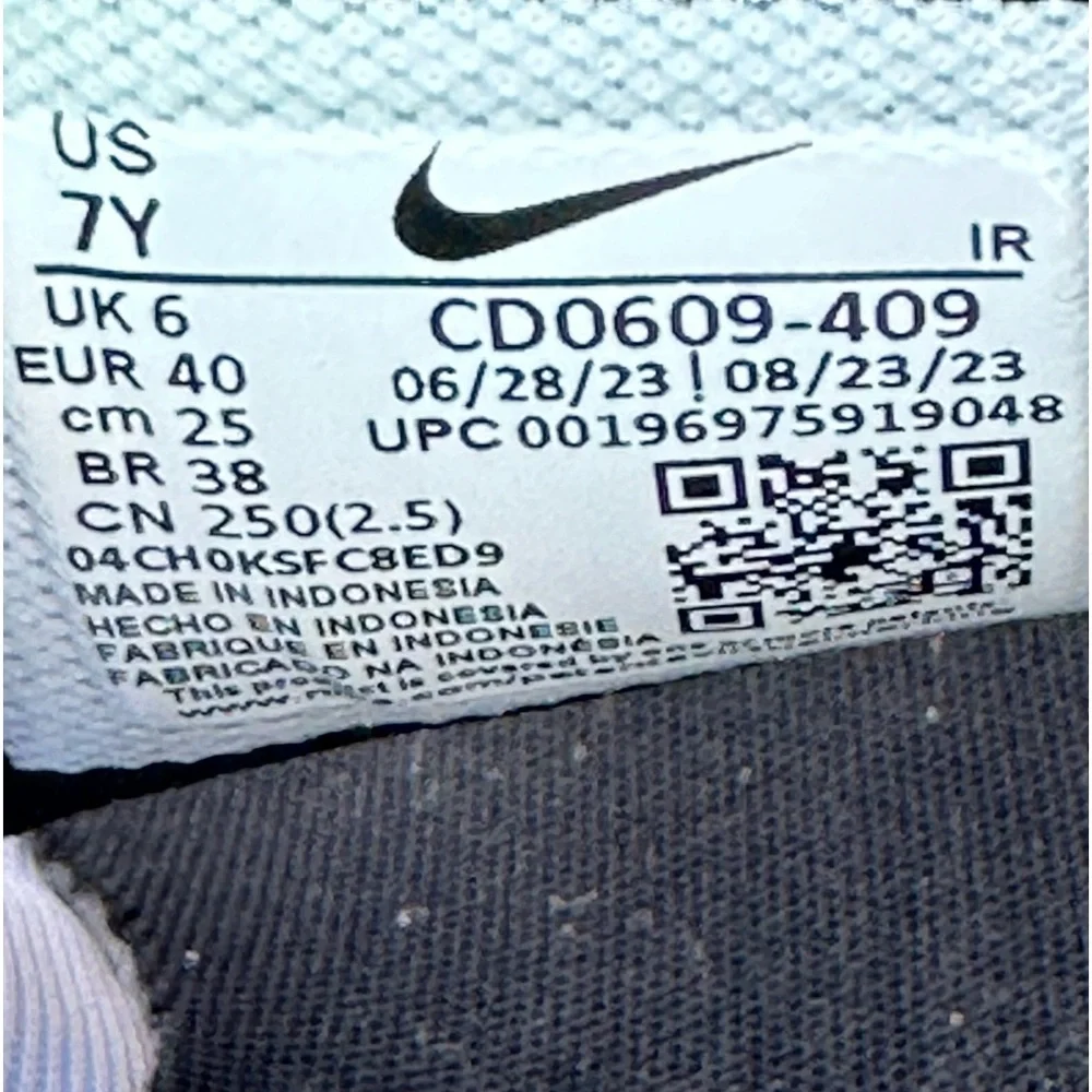 Nike Air Max Plus GS Casual Sneaker NEW Size US 7 Youth (fits Womens 8.5)